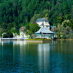 Temple of the Tooth and cultural attractions in Kandy, Sri Lanka
