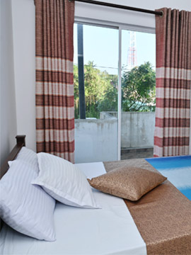 Cheap and comfortable family room accommodation in Negombo, Sri Lanka